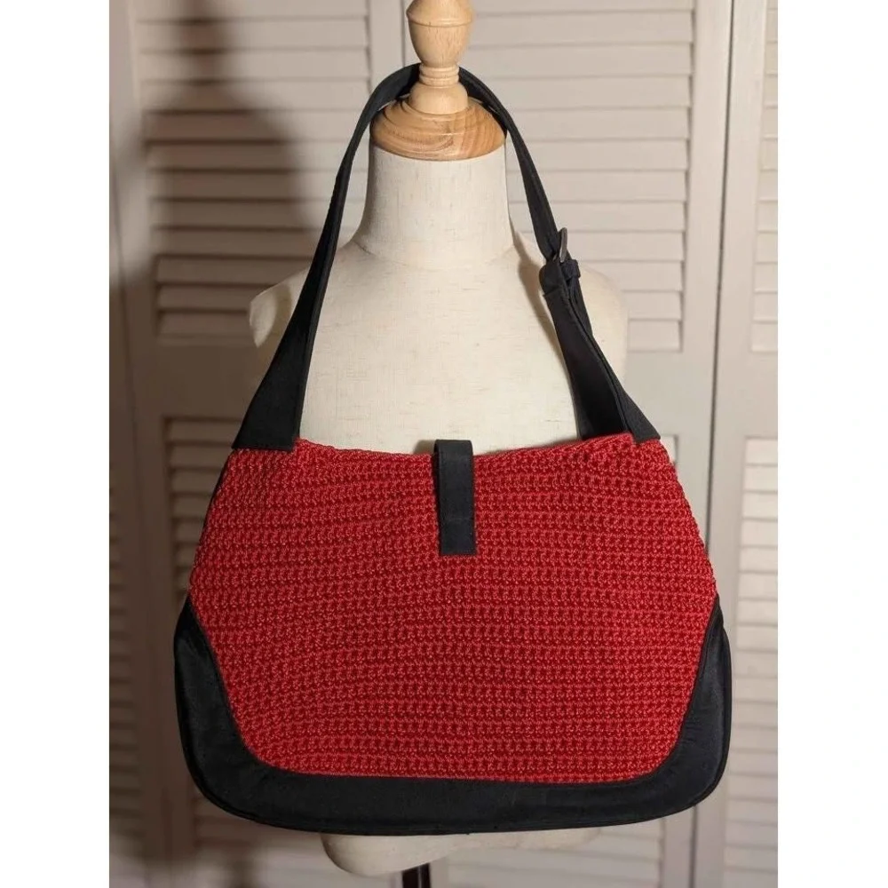 Vintage Style Red Textured Shoulder Bag Black Satin Trim Buckle‎